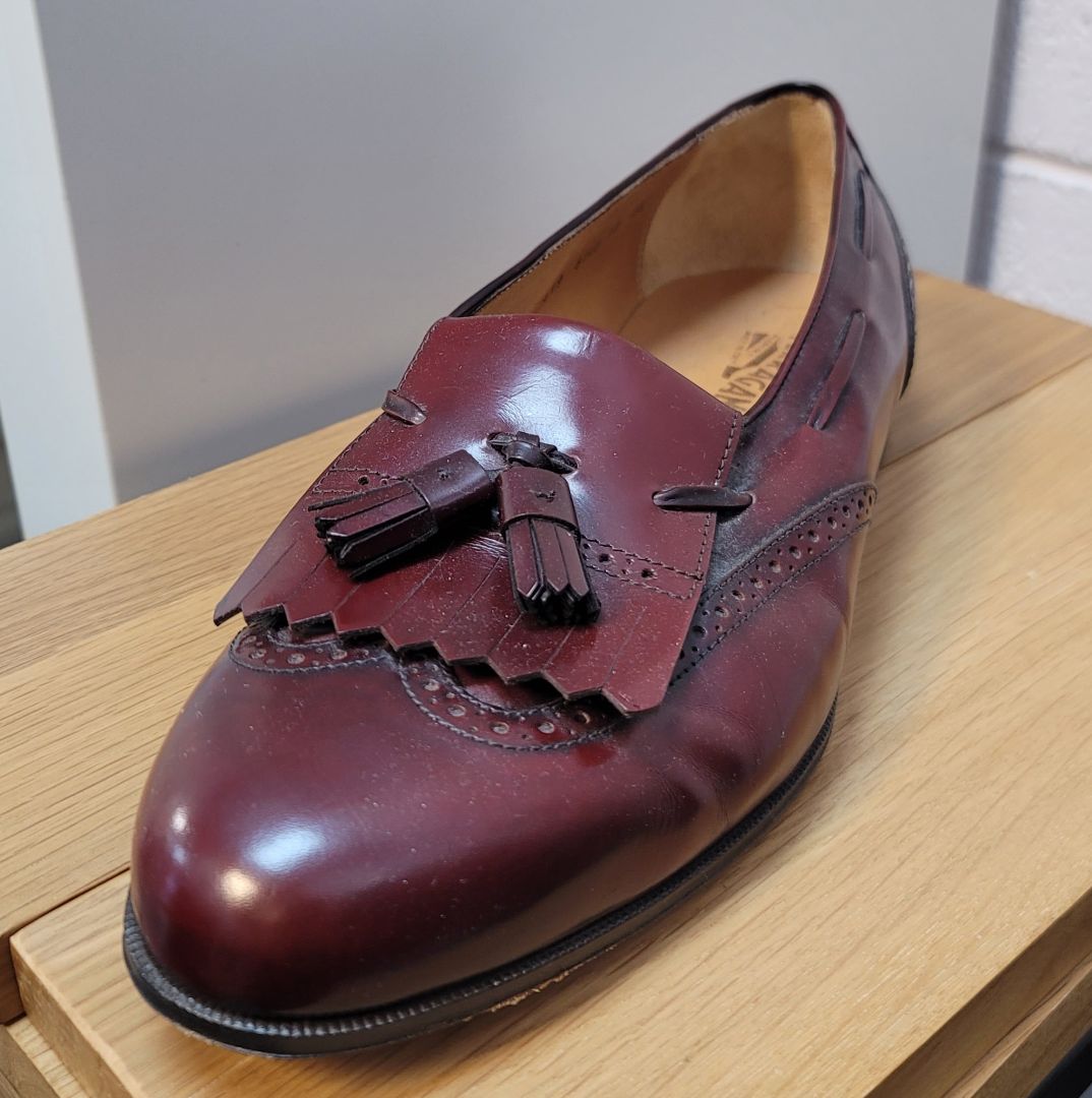 burgundy Salvatore Ferragamo tassle loafer, 13