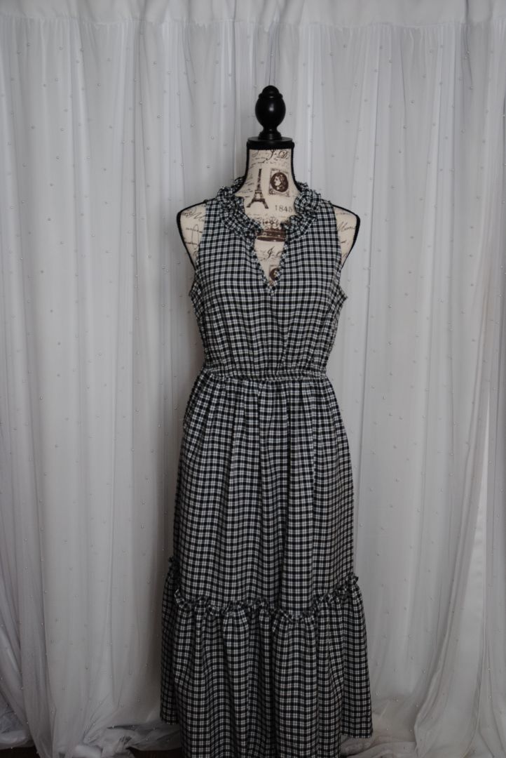 black and white Donna Morgan Midi dress tiered plaid black and white, 6