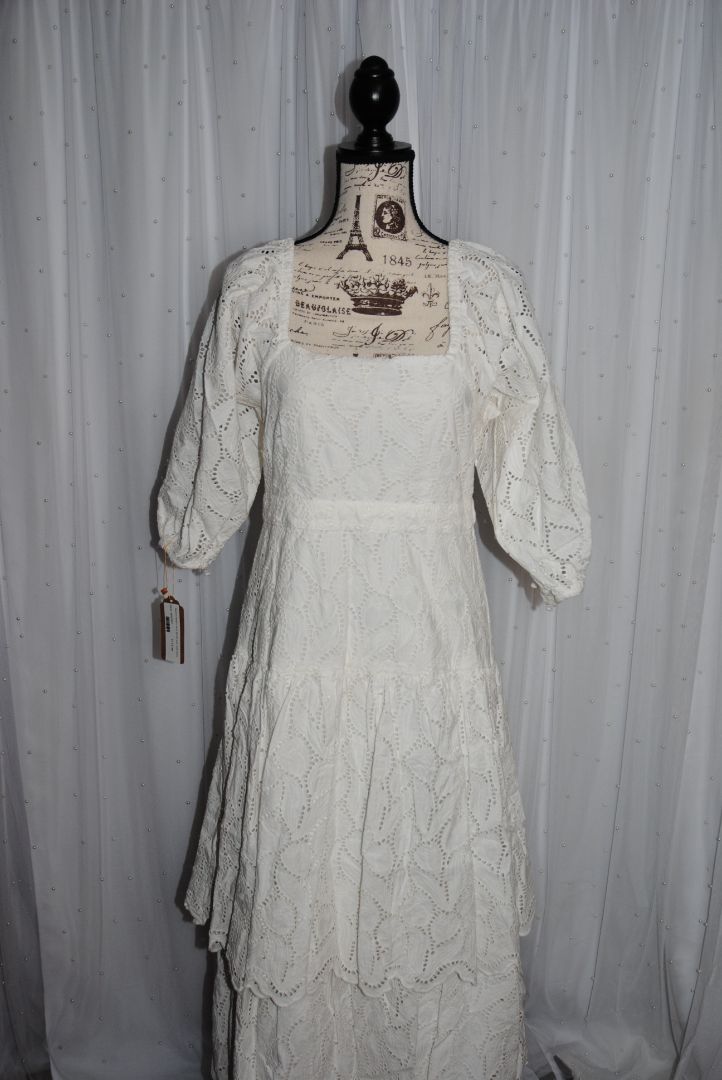 white anthropologie/ MAEVE Maeve square neck tiered lace midi dress, M Julianna's Luxe white anthropologie/ MAEVE Maeve square neck tiered lace midi dress, M Julianna's Luxe