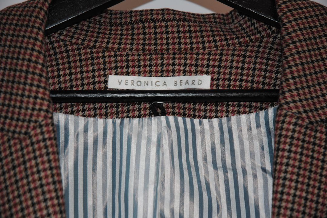 red /black base Veronica Beard houndstooth blazer, 14/APPROXIMATE DIMENSIONS Medium