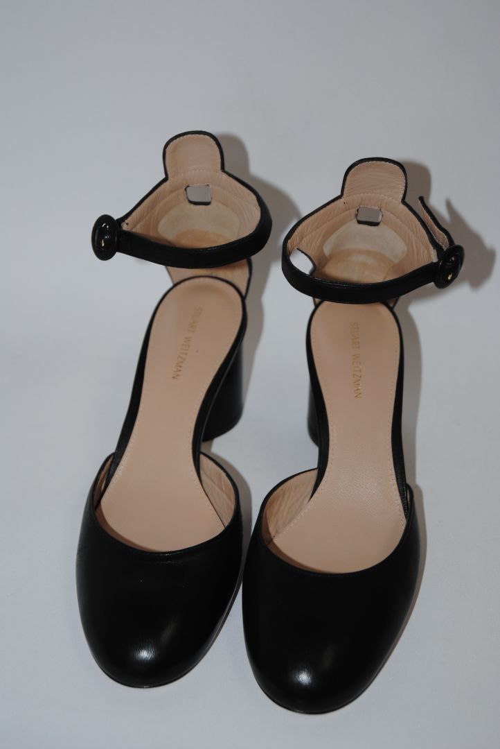 black Stuart Weitzman strappy closed toe heels, 7.5