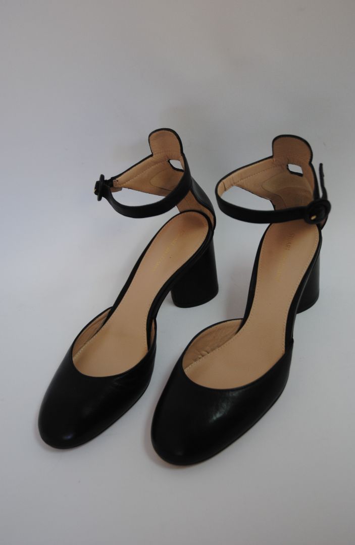 black Stuart Weitzman strappy closed toe heels, 7.5