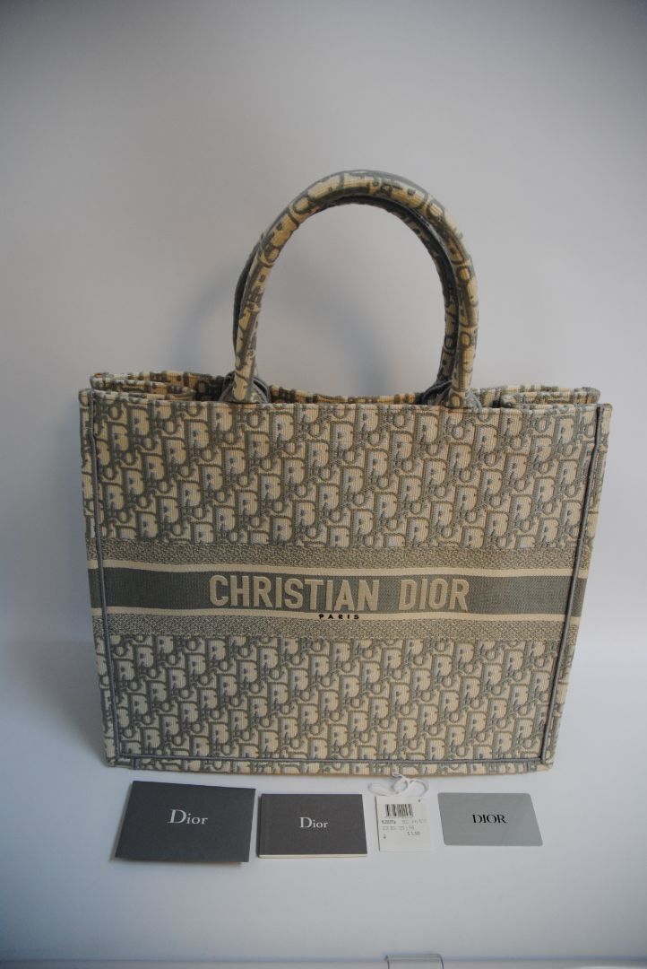Blue Christian Dior Book Tote in Blue Oblique Embroidery โ Large Size, Length: 16.5 in (42 cm) Height: 14 in (35.5 cm) Depth: 7 in (18 cm) Handle Drop: 6.5 in