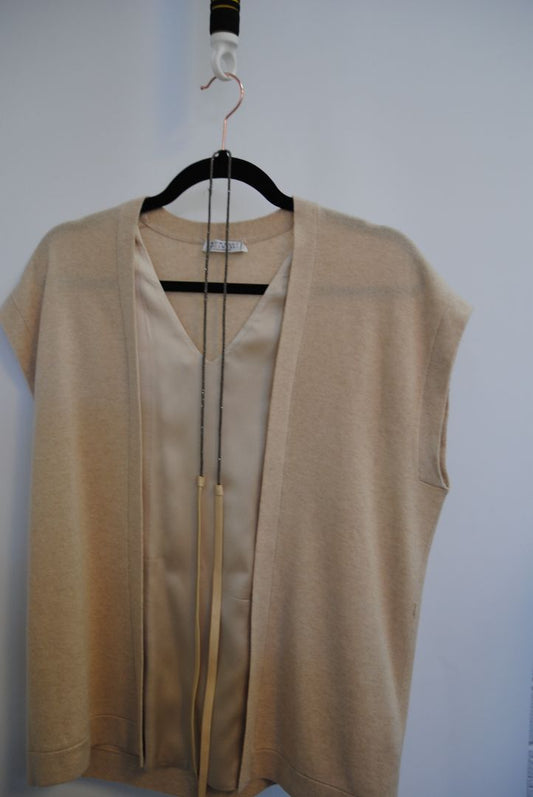 beige Brunello Cucinelli cashmere and silk belted top, Bust (flat): 19 in Length (shoulder to hem): 26 in (front), 24.5 in (back) Shoulder Width: 17 in Fit: Relaxed, draped silhouette Closure: Open front with inner satin tie detail
