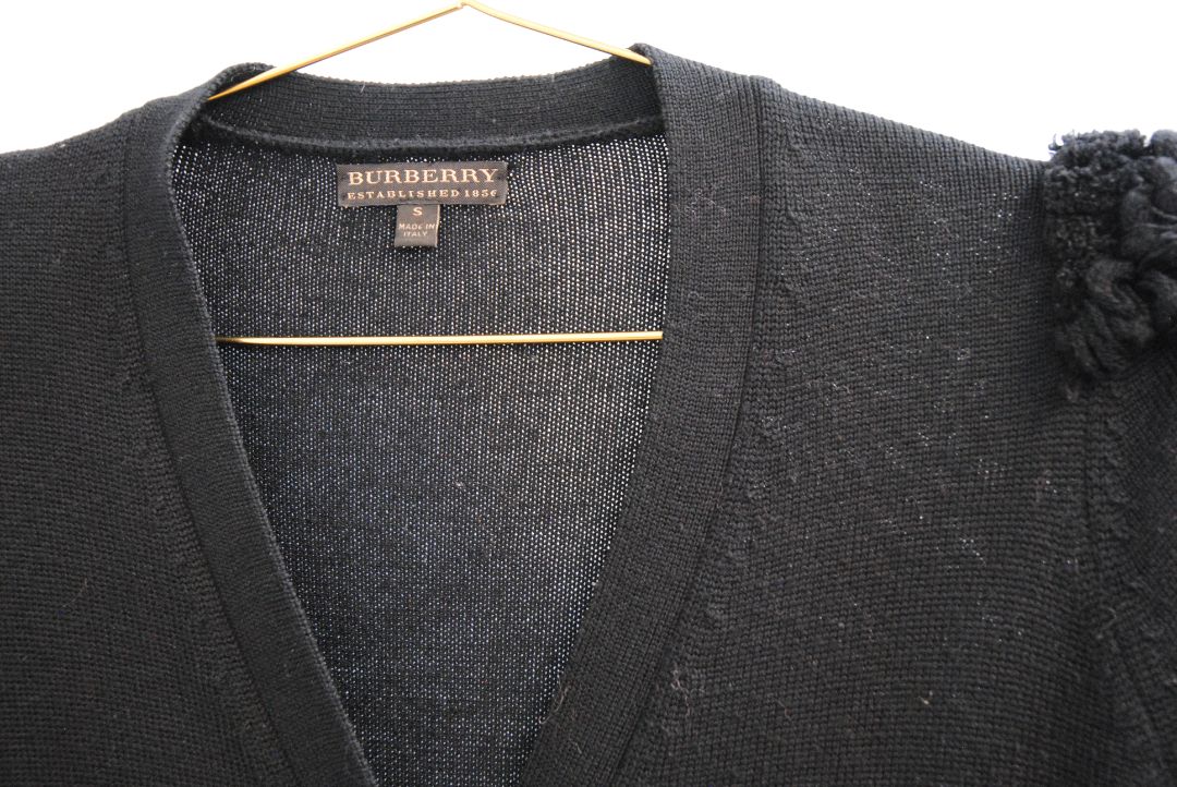 black Burberry London wool cardigan, *📏 Dimensions (Approximate – Women’s Size S)**** Bust (flat): 17.5 in Length (shoulder to hem): 33 in Sleeve Length: 24 in Shoulder to Shoulder: 15 in Fit: Slim, longline silhouette Closure: Full front button-down Pock