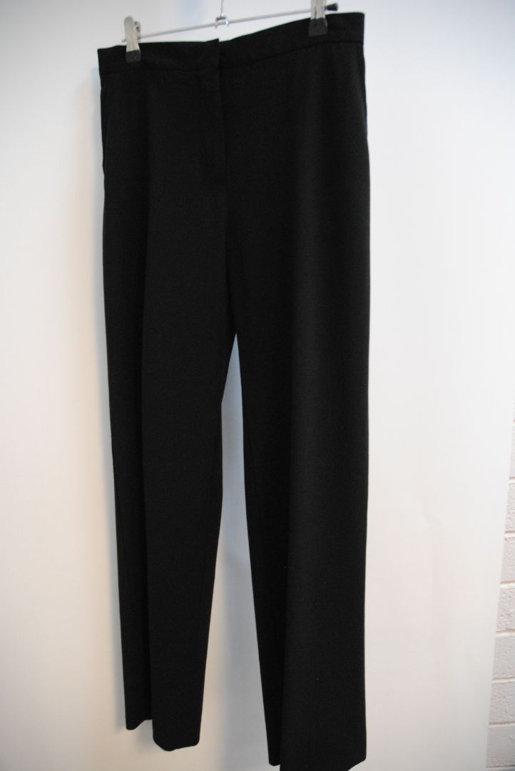 black Max mara classic trouser, Dimensions (Estimated Size: US 6 / IT 42)** Waist: Approx. 15.5 in flat Rise: Approx. 10.5 in Inseam: Approx. 32 in Leg Opening: Approx. 8.5 in Total Length: Approx. 42 in