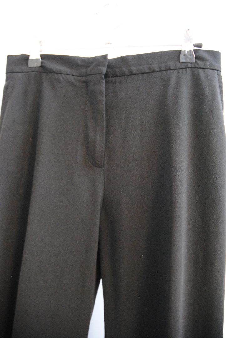 black Max mara classic trouser, Dimensions (Estimated Size: US 6 / IT 42)** Waist: Approx. 15.5 in flat Rise: Approx. 10.5 in Inseam: Approx. 32 in Leg Opening: Approx. 8.5 in Total Length: Approx. 42 in