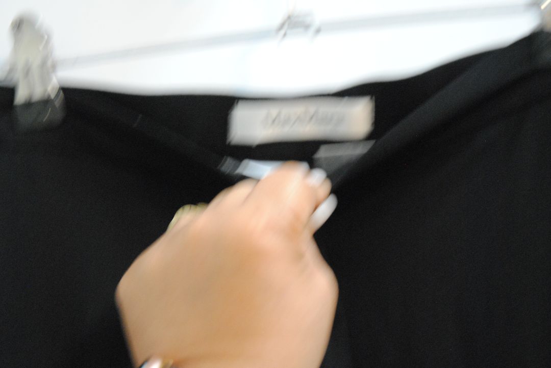 black Max mara classic trouser, Dimensions (Estimated Size: US 6 / IT 42)** Waist: Approx. 15.5 in flat Rise: Approx. 10.5 in Inseam: Approx. 32 in Leg Opening: Approx. 8.5 in Total Length: Approx. 42 in