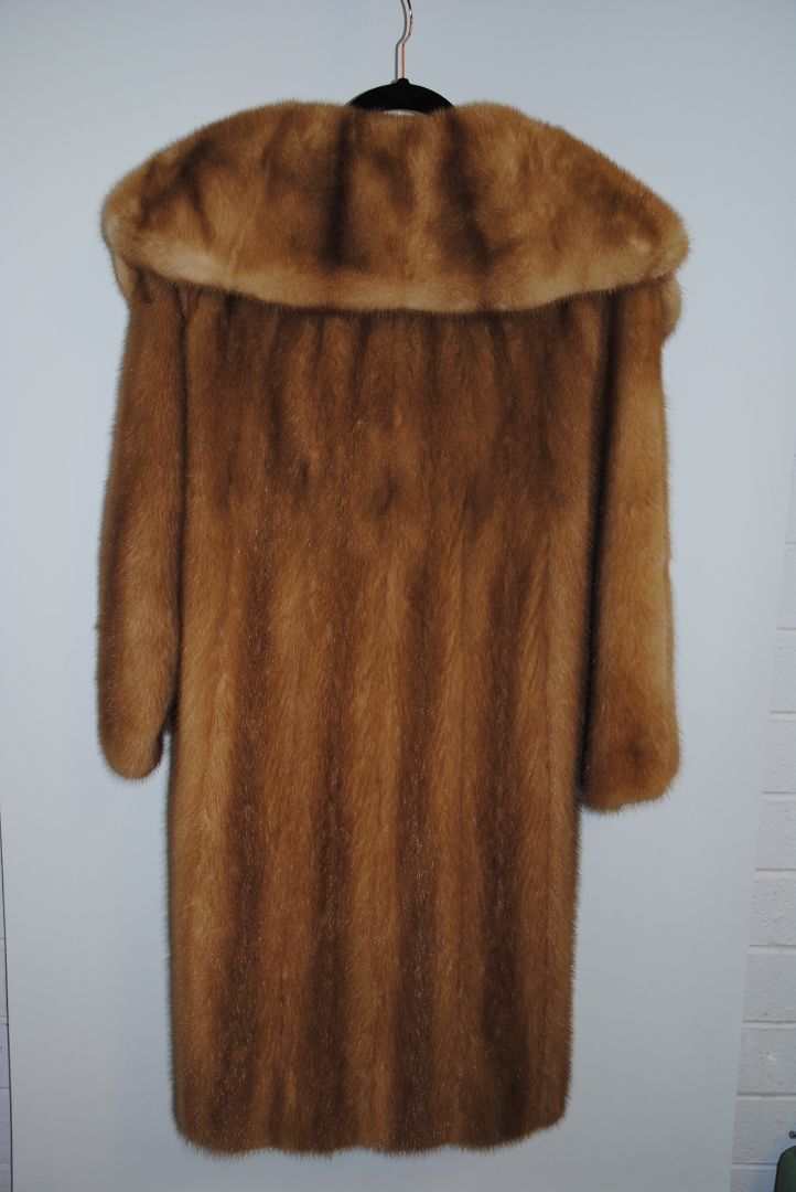 Vintage Genuine Mink Fur Coat with Satin Belt β Golden Honey Brown, One Size