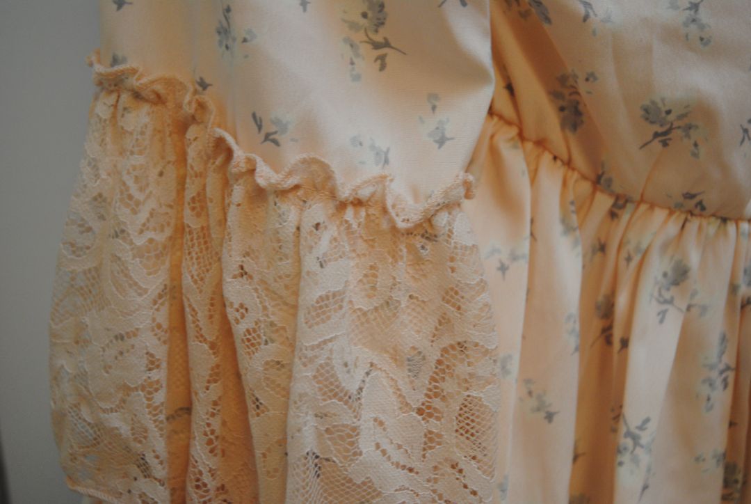 blush floral Walter Baker lace detail peasant blouse, S
