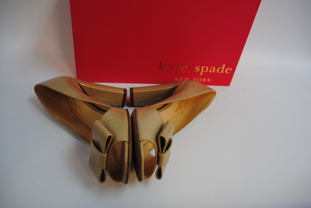 beige Kate Spade leather bow pumps, 6.5