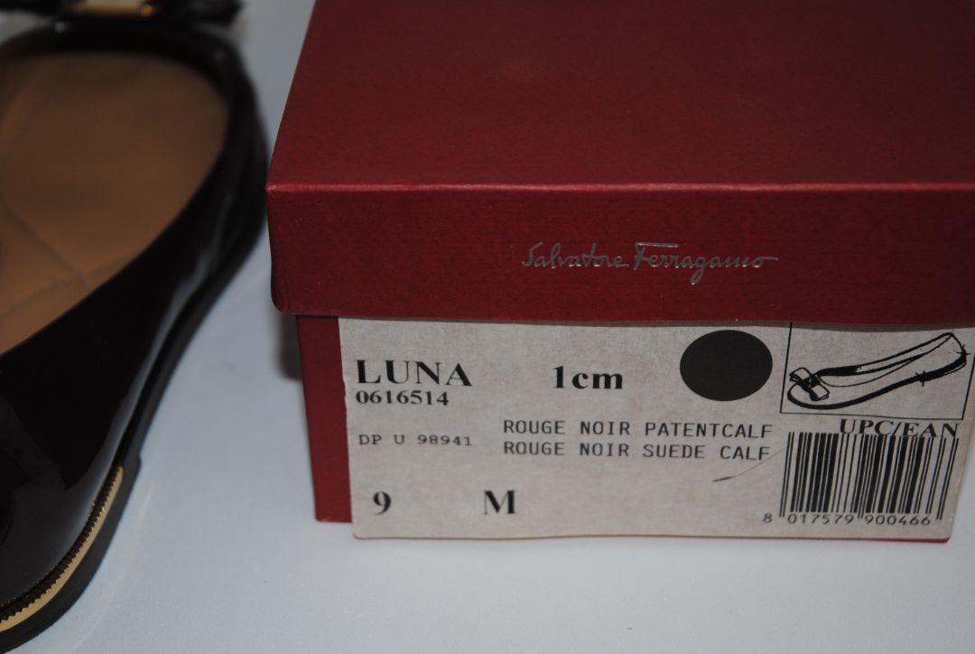 Bordeaux Ferragamo vara bow shoes, 9.5 EU