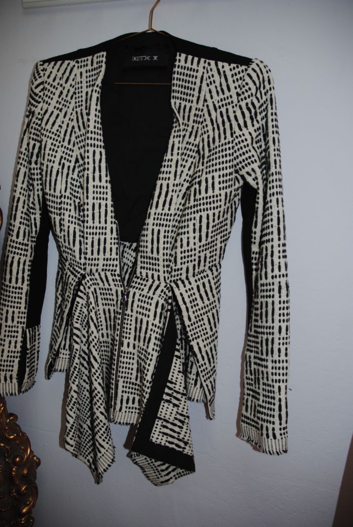 black and white KITX open zip tweed, 6