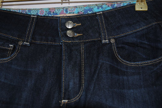 dark denim Paige mid rise flare, 27