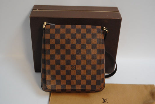 damier pattern Louis Vuitton damier bag, Length: 11 in (28 cm) Height: 10 in (25 cm) Depth: 3 in (8 cm) Strap Drop: Adjustable 15 – 22 in (38 – 55 cm)