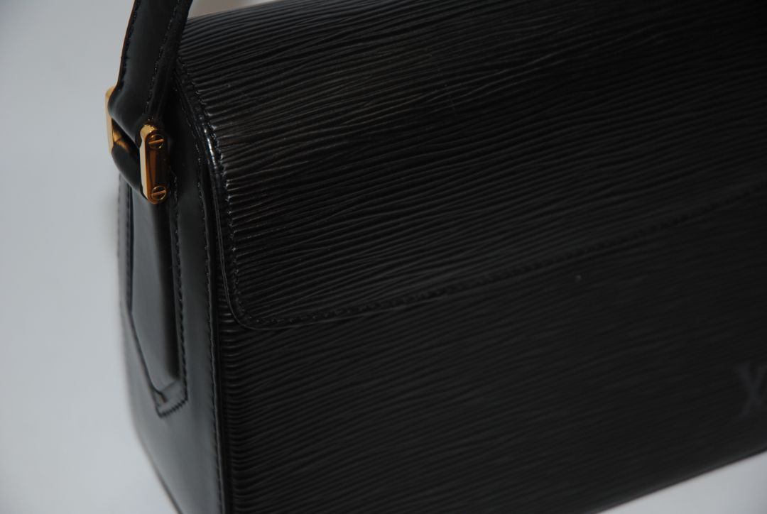 black Louis Vuitton Epi Leather shoulder  Bag, Dimensions (approx): 9” L x 7” H x 3” W (22.8cm x 17.8cm x 7.6cm) Strap Drop: 18” adjustable (45.7cm)