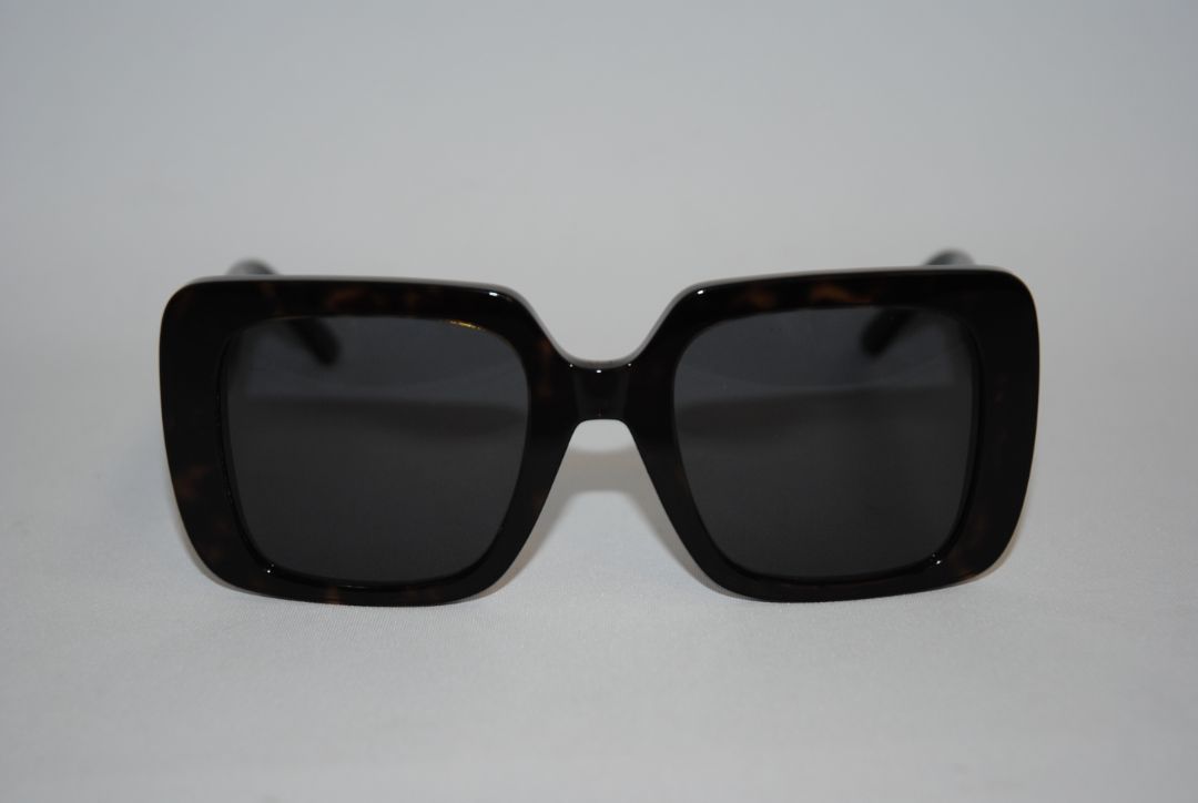 black and white Christian Dior Oversized Square Sunglasses, Manufacturer sizing: ~58–18–145 mm Dimensions (approximate, per Dior standards): Lens Width: ~58 mm Bridge: ~18 mm Temple Length: ~145 mm