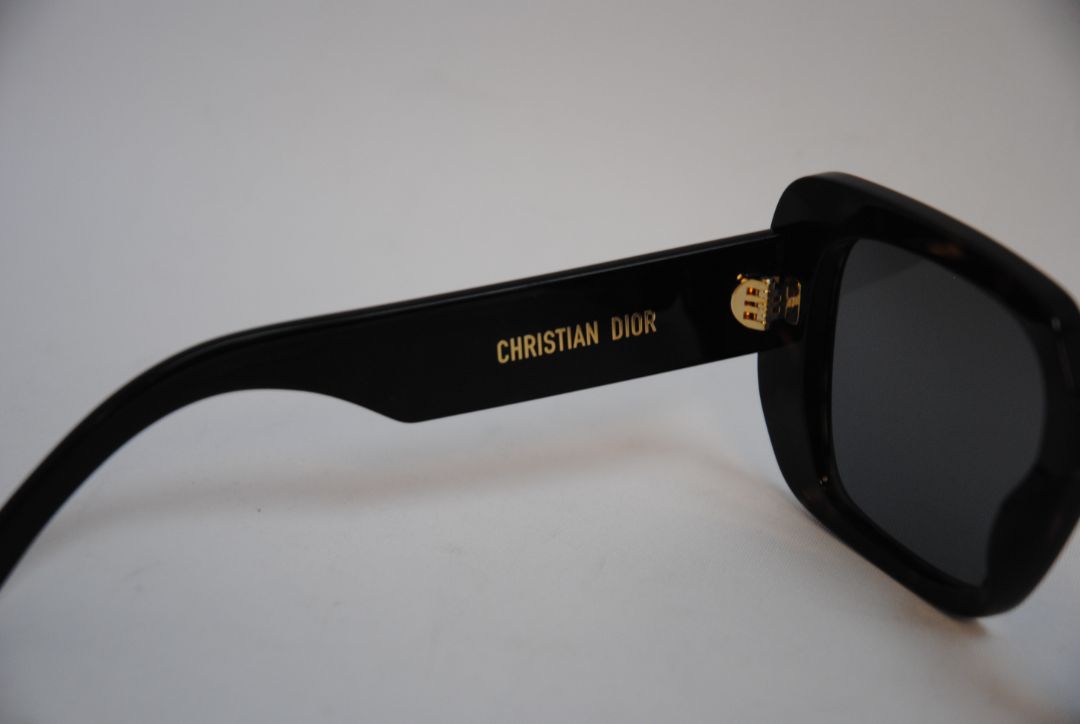 black and white Christian Dior Oversized Square Sunglasses, Manufacturer sizing: ~58–18–145 mm Dimensions (approximate, per Dior standards): Lens Width: ~58 mm Bridge: ~18 mm Temple Length: ~145 mm