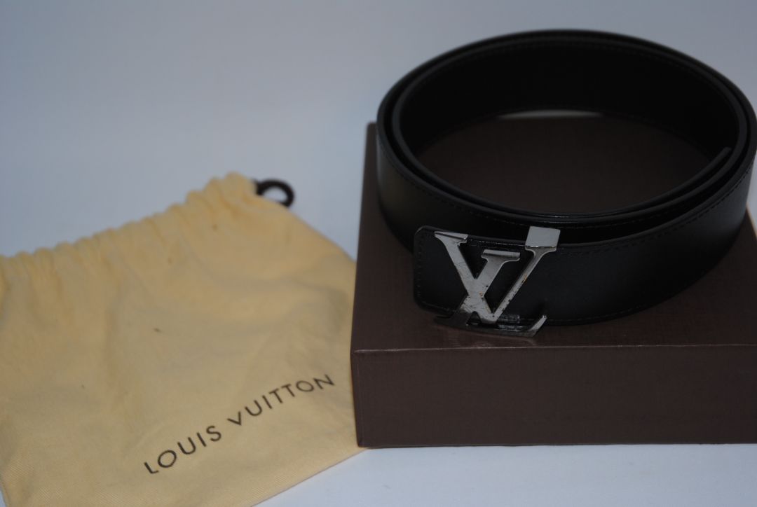 black Louis Vuitton Reversible Belt in Monogram Eclipse Canvas & Calf Leather:, Estimated Width: 40 mm (approx. 1.6 inches)