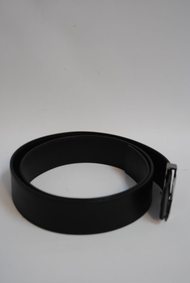 black Louis Vuitton Reversible Belt in Monogram Eclipse Canvas & Calf Leather:, Estimated Width: 40 mm (approx. 1.6 inches)