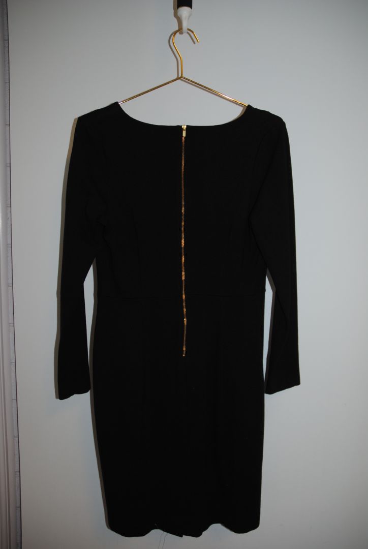 black Banana Republic shift dress, Length: 37 in (94 cm) Bust: 19 in (48 cm) Waist: 17 in (43 cm) Sleeves: 22 in (56 cm)(Fits true to size, tailored shift silhouette)