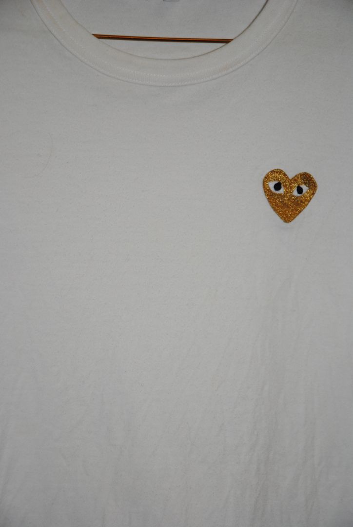 white Comme des Garçons PLAY heart logo tshirt, S