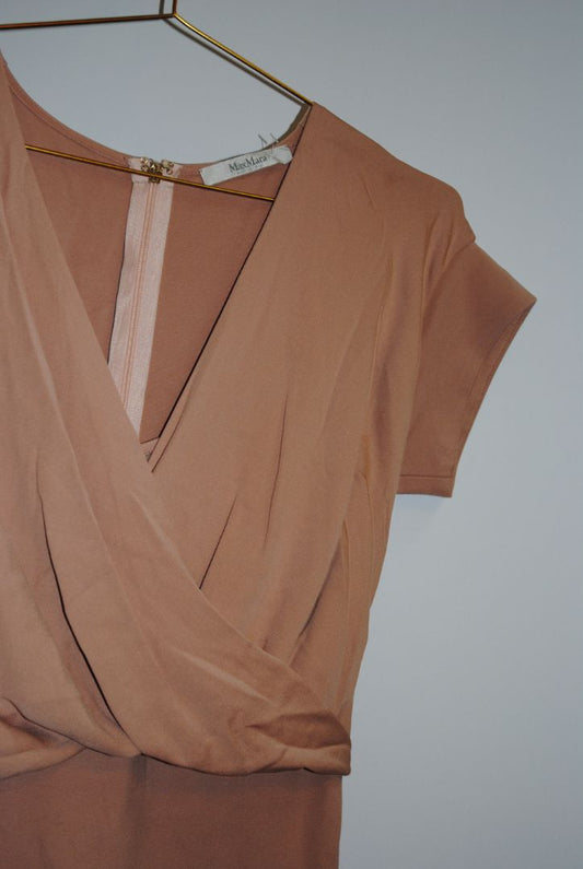 blush Max Mara draped sheath dress, Length: 40 in / 102 cm Bust: 34 in / 86 cm Waist: 28 in / 71 cm Hips: 36 in / 91 cm
