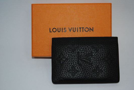 black Louis Vuitton Pocket Organizer, Width: 2.8 in (7.2 cm) Height: 4.3 in (11 cm) Depth: 0.4 in (1 cm) Fit: Compact – fits easily in any pocket or micro bag