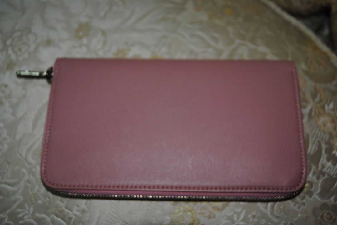 Blush Pink Longchamp Le Pliage Heritage, Dimensions Height: 4 in (10 cm) Width: 8 in (20 cm) Depth: 1 in (2.5 cm)