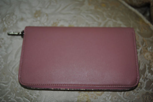 Blush Pink Longchamp Le Pliage Heritage, Dimensions Height: 4 in (10 cm) Width: 8 in (20 cm) Depth: 1 in (2.5 cm)