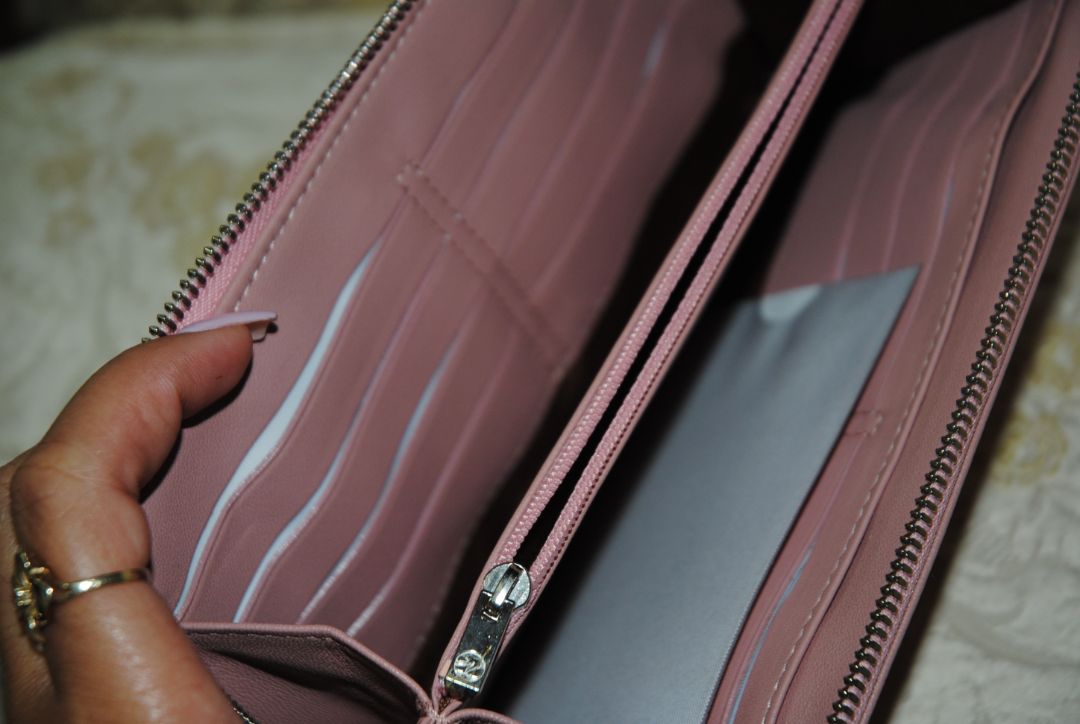 Blush Pink Longchamp Le Pliage Heritage, Dimensions Height: 4 in (10 cm) Width: 8 in (20 cm) Depth: 1 in (2.5 cm)