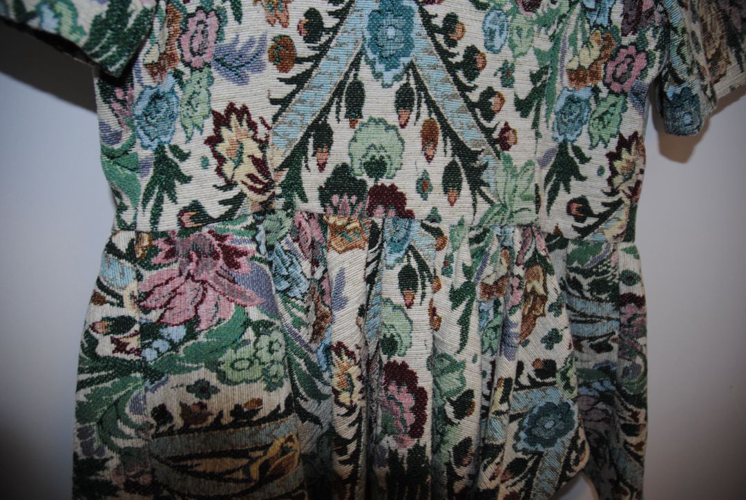 floral Hillary MacMillan tapestry peplum blouse, xs