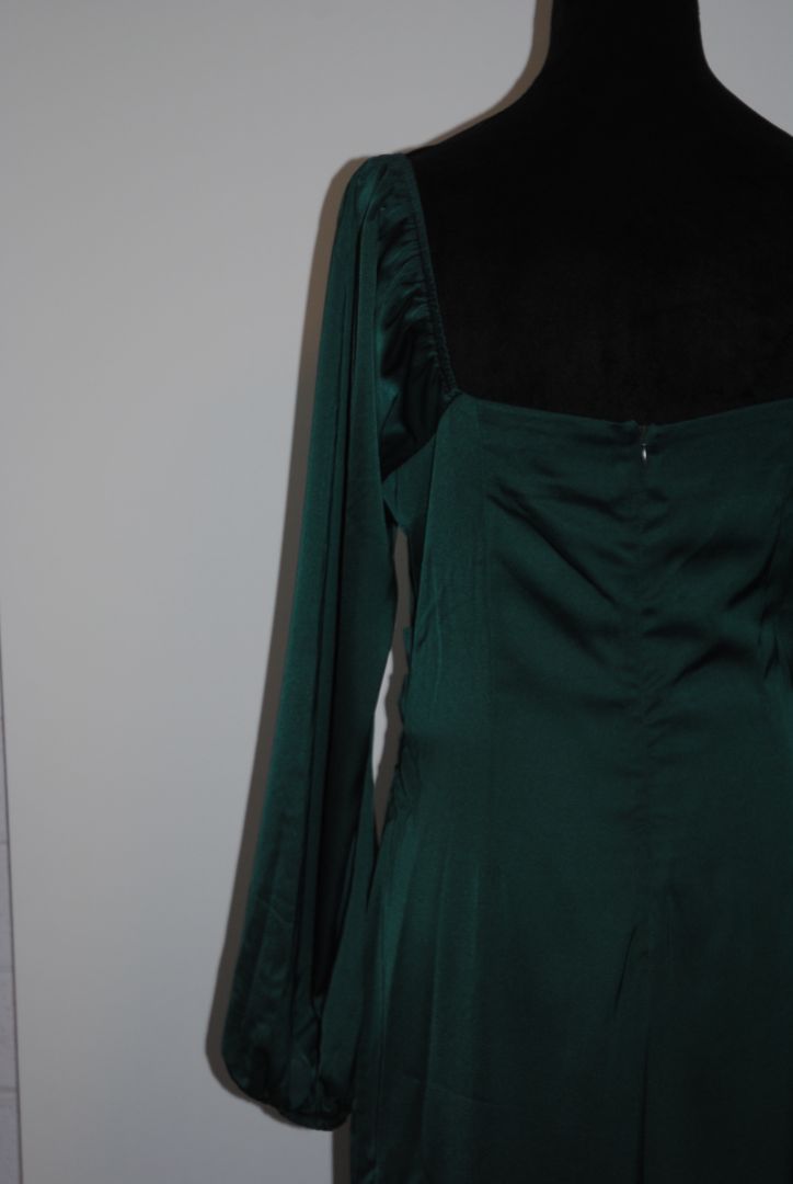 green Lulus long sleeve formal satin dress, M