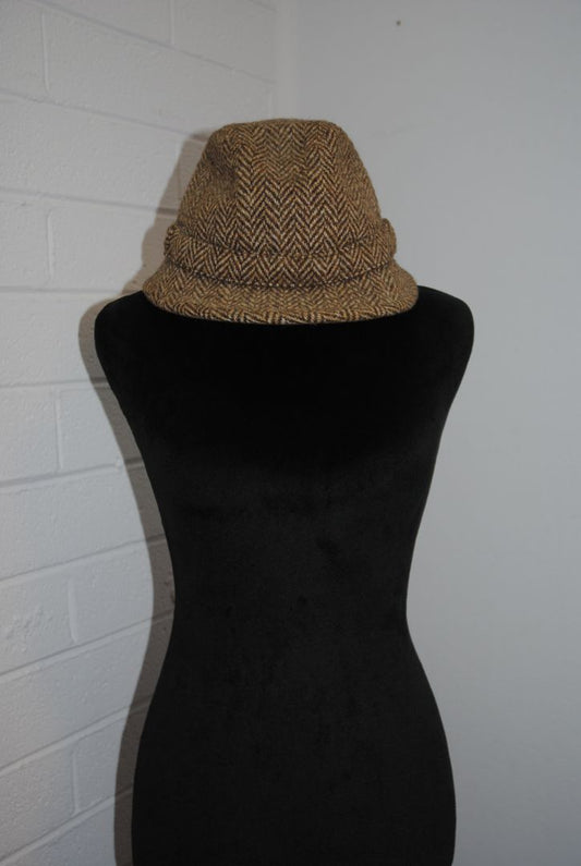 tweed brown Burberrys tweed hat, L