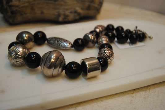 onyx Arlene Palmer silver plate beaded necklace, one size