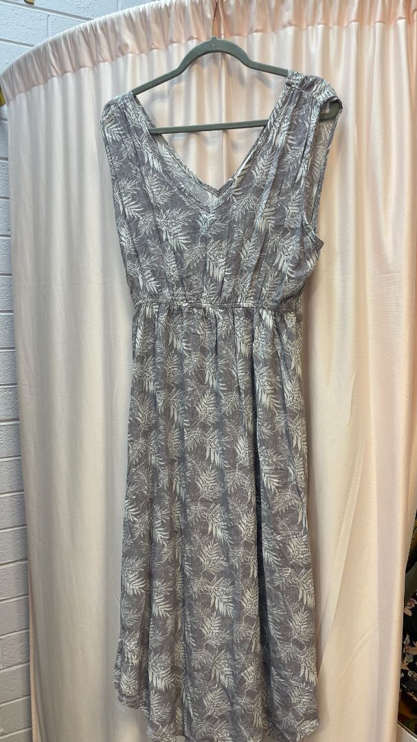 purple Azoe sleeveless floral v neck, L