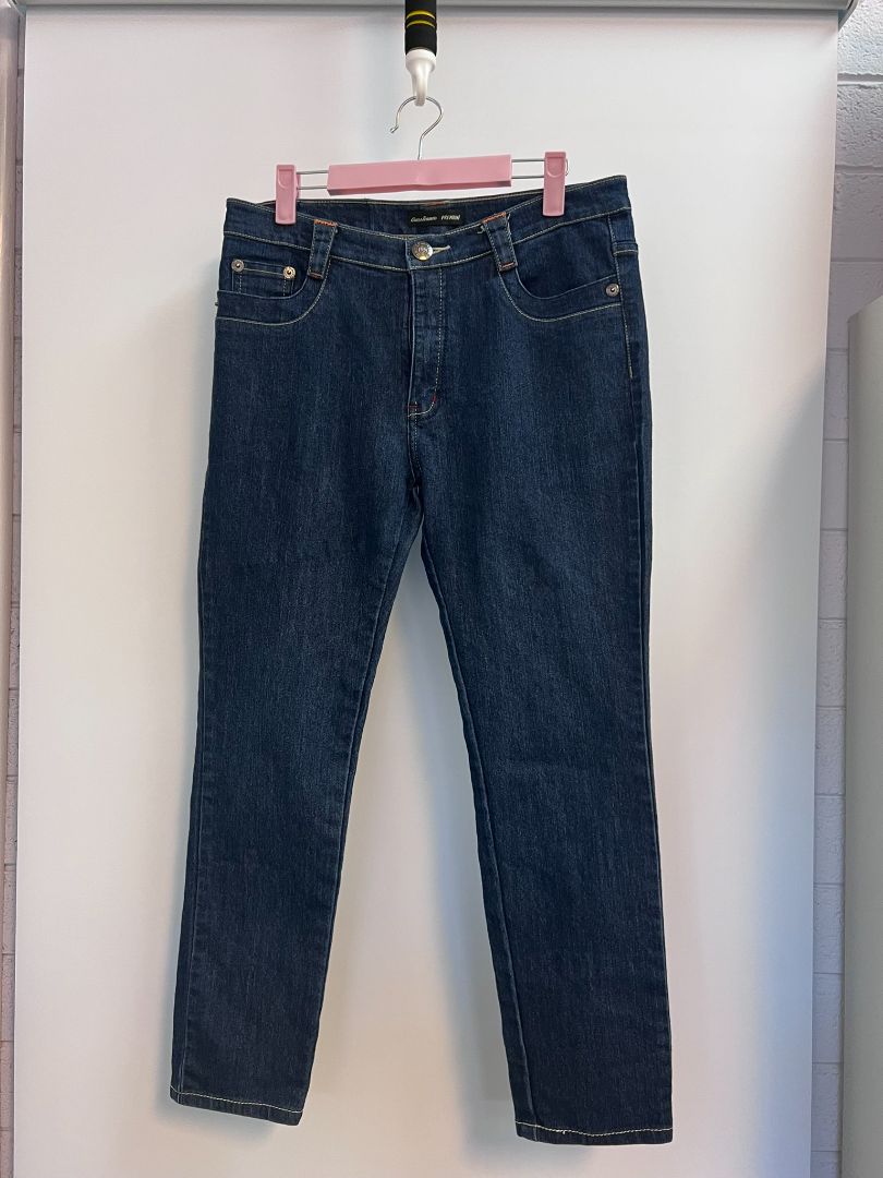 dark wash Guess straight leg jeans, 32 x 30