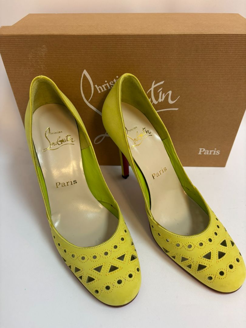 apple green Christian Louboutin round toe heels, 36