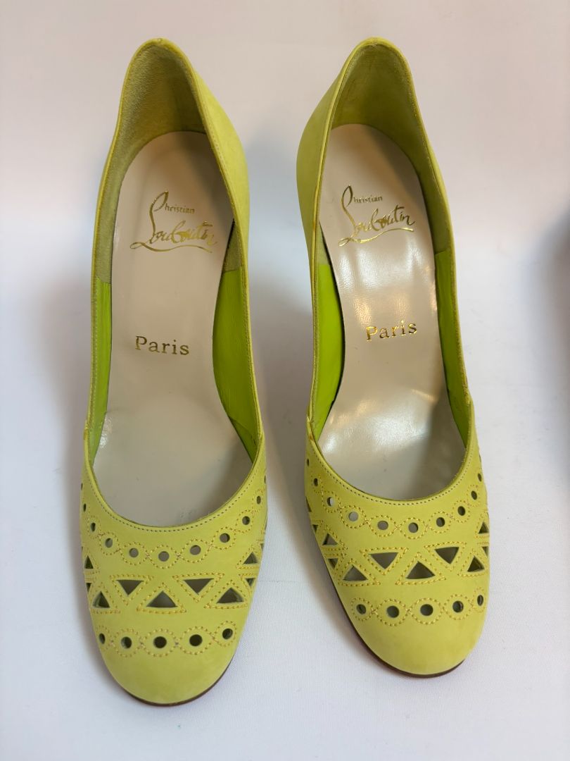 apple green Christian Louboutin round toe heels, 36