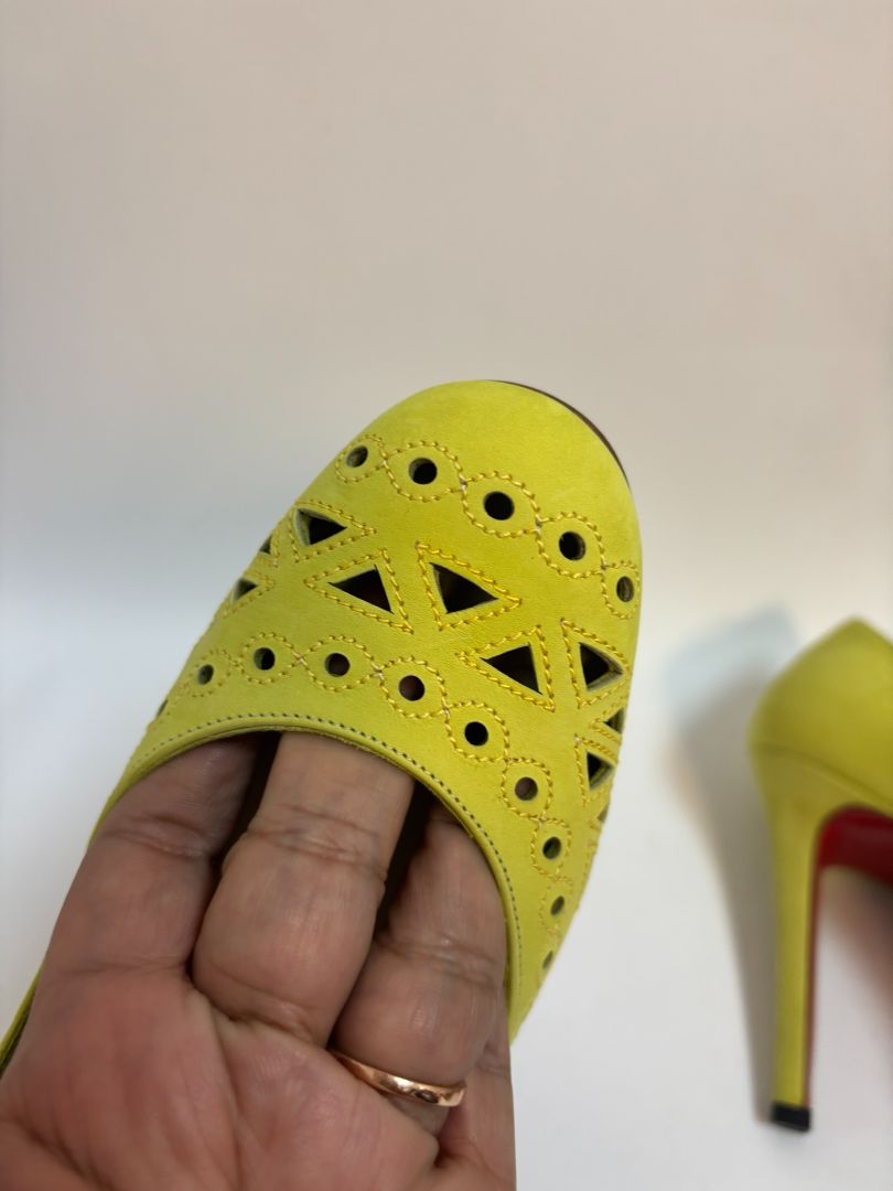 apple green Christian Louboutin round toe heels, 36