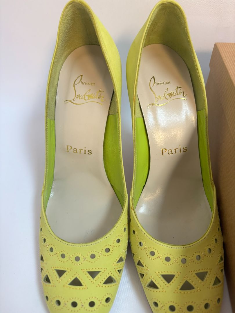 apple green Christian Louboutin round toe heels, 36