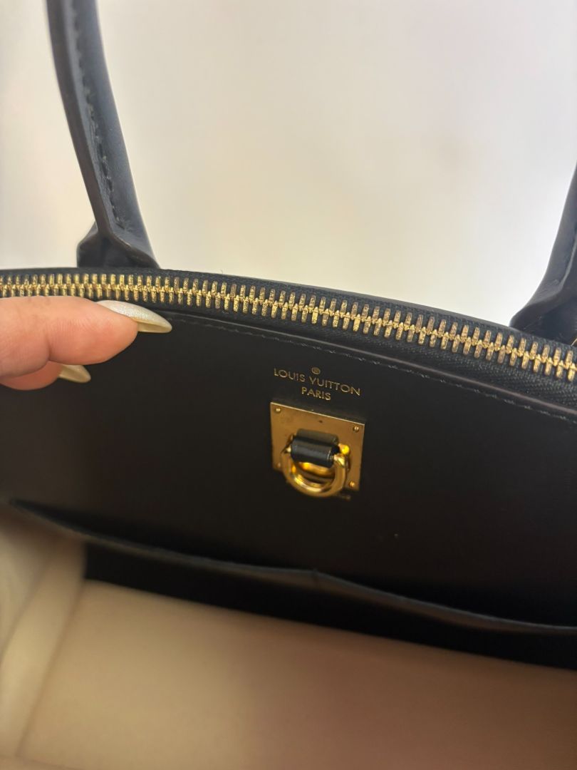 black, navy & rose ballerine Louis Vuitton MM tote bag, Length: 12.2 in (31 cm) Height: 10.2 in (26 cm) Depth: 4.7 in (12 cm) Handle Drop: 4.3 in (11 cm) Strap Drop (optional, if included): 13–21 in (adjustable)