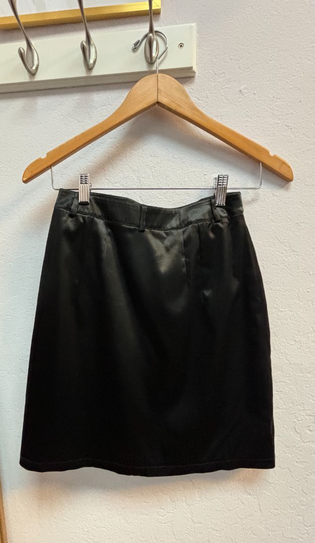 black Guess satin skirt, 0