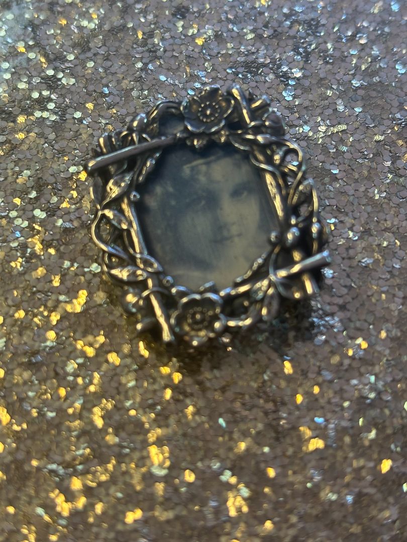 silver NA vintage brooch, π Dimensions (approx.): Height: 2 inches (5.1 cm) Width: 1.5 inches (3.8 cm) Pin Back Closure