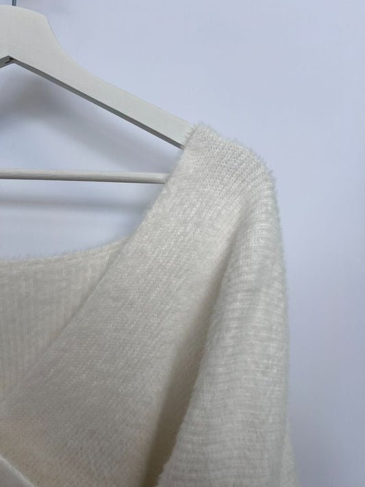 white NA sweater wrap, M