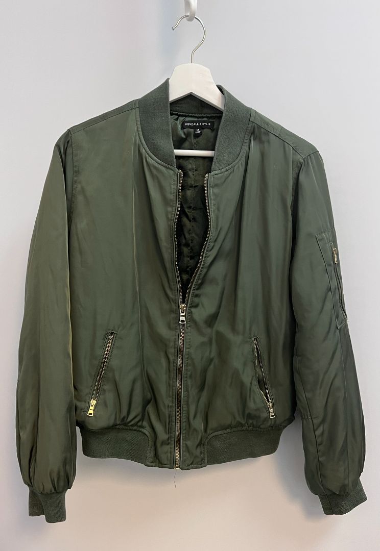 army green Kendall & Kylie bomber jacket, M
