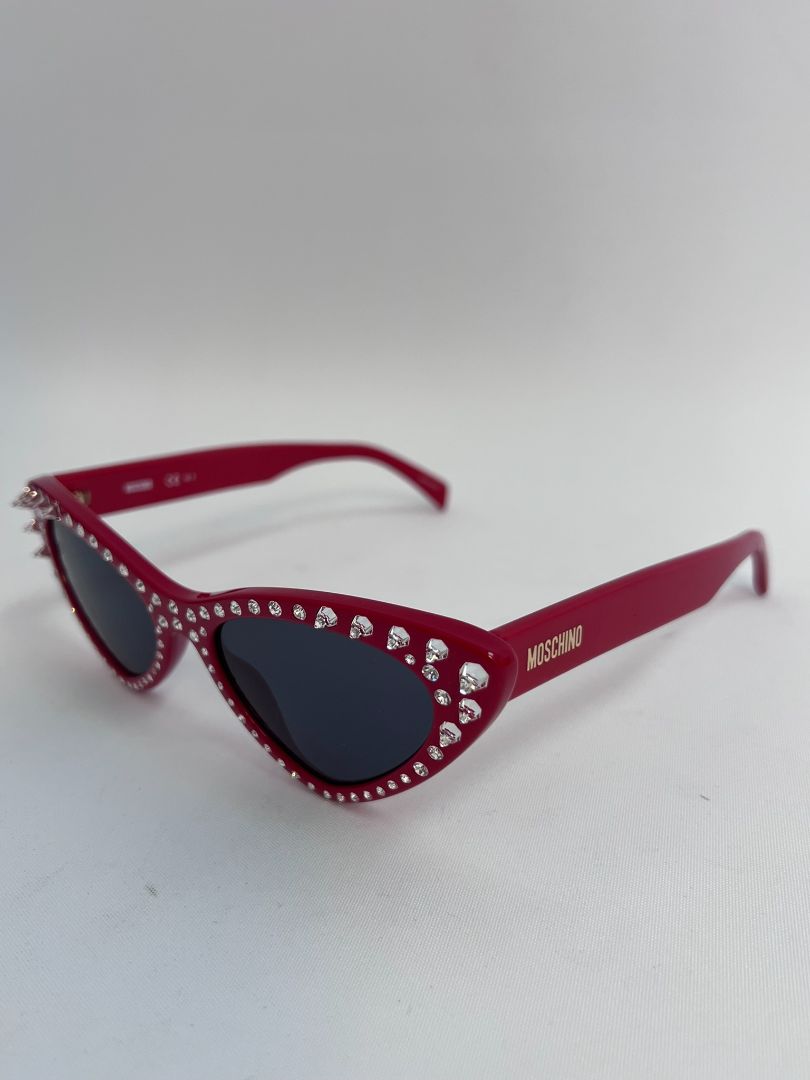 red Moschino cat-eye sunglasses, NA