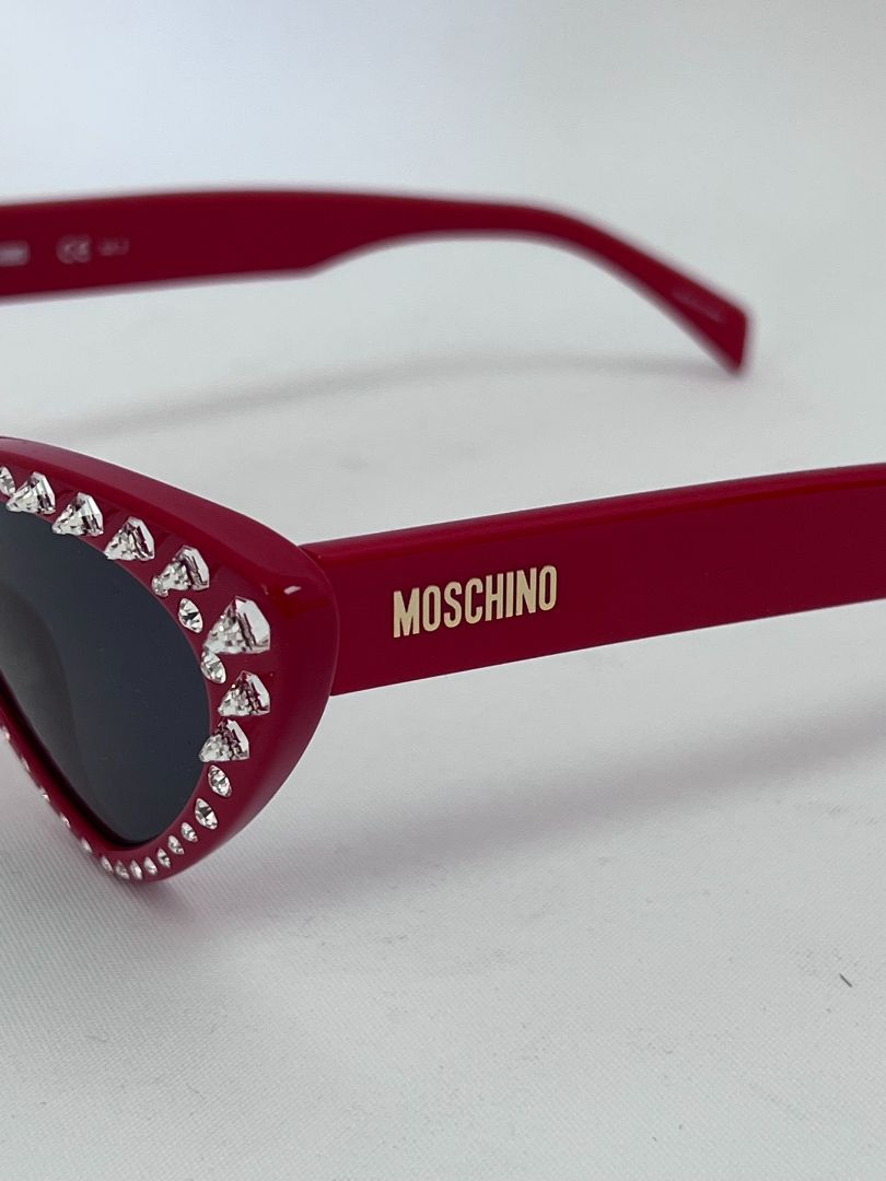red Moschino cat-eye sunglasses, NA