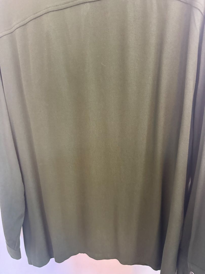 Forest Night Chasor Penmar blouse, L Length (shoulder to hem): 28 in Bust (flat): 21.5 in Sleeve Length: 24 in Shoulder Width: 16.5 in Fit: Relaxed, straight cut with a slight drape