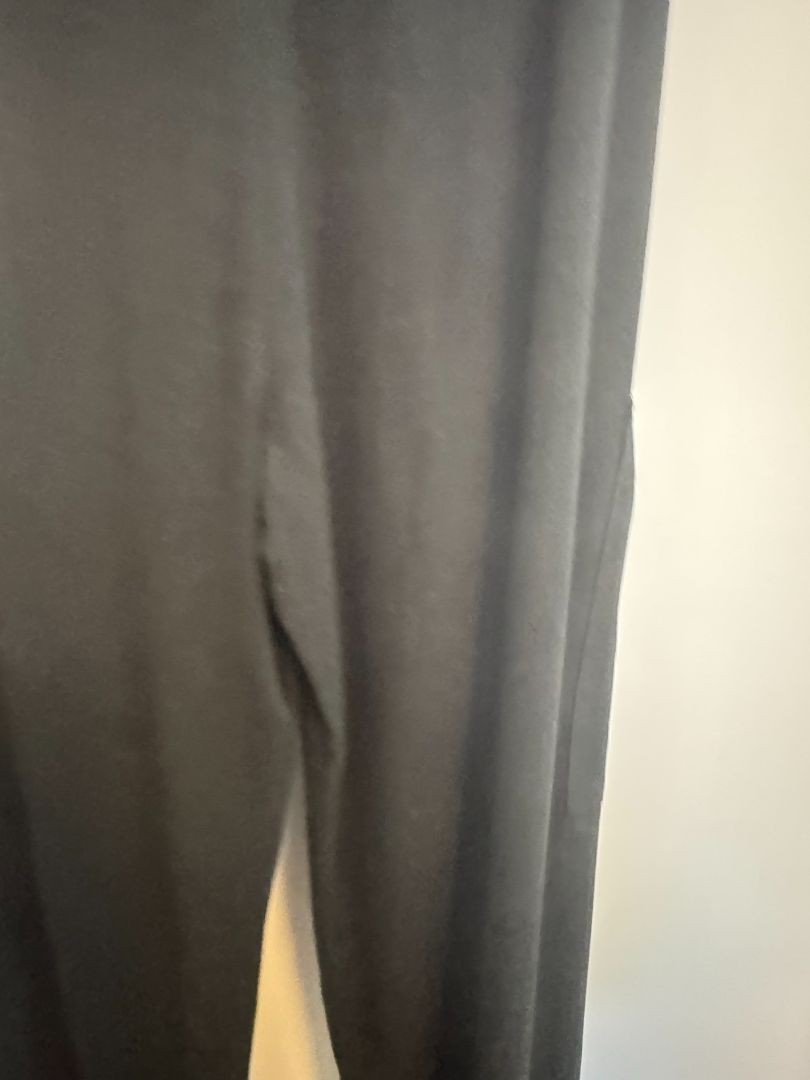 Black Chaser Lee Trouser drawstring, L Waist: 15β18 in (elastic, flat to stretch) Inseam: 29 in Rise: 12 in Total Length: 40 in